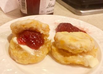 strawberrycheesebiscuit